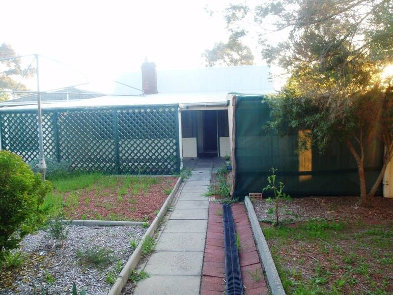 22 Bushby Street, Midvale WA 6056