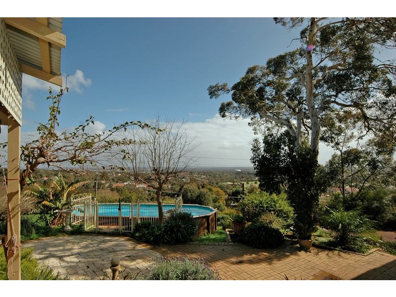 21 Mulberry Tree Close, Swan View WA 6056