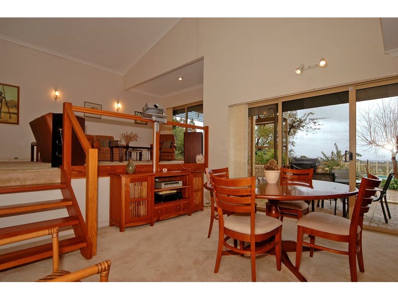 21 Mulberry Tree Close, Swan View WA 6056