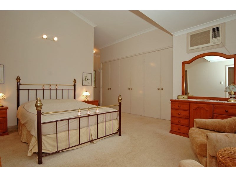 21 Mulberry Tree Close, Swan View WA 6056