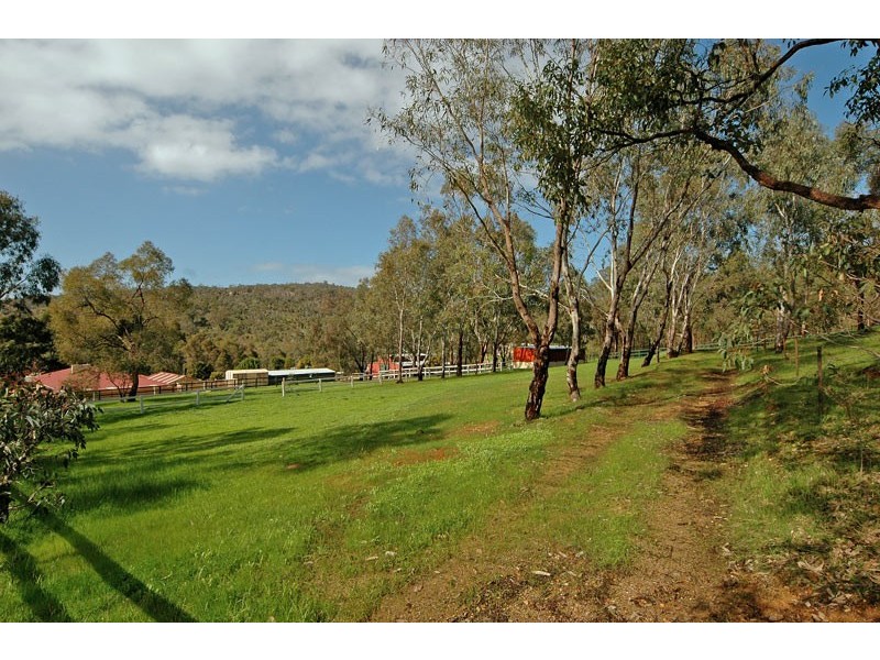 8 National Park Road, Swan View WA 6056