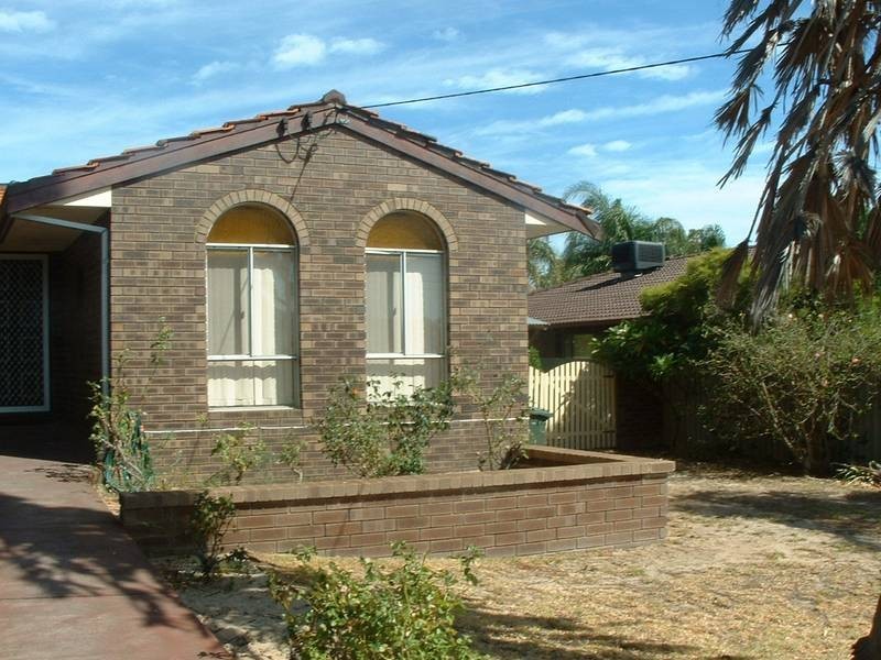 13 Travers Way, Swan View WA 6056