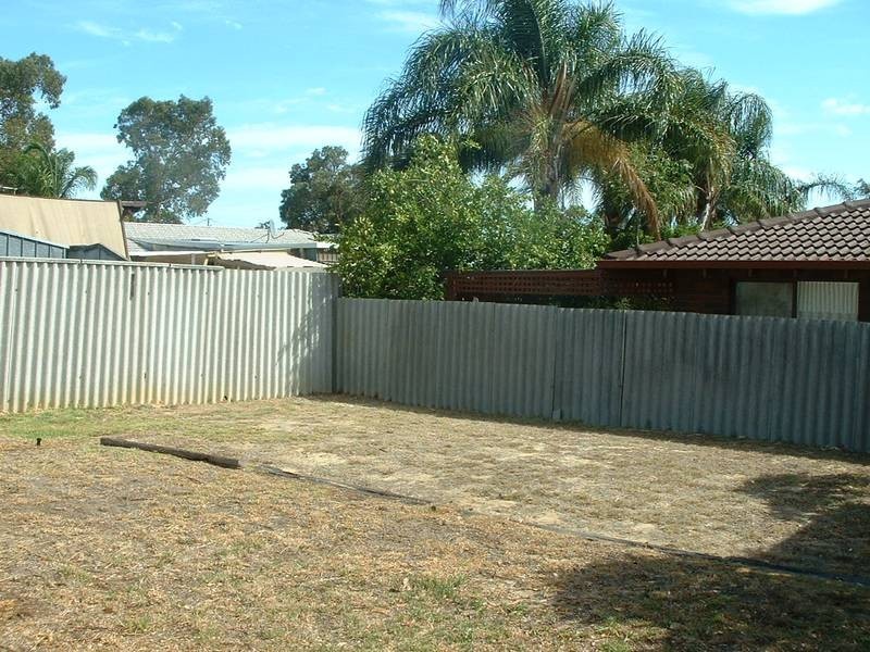 13 Travers Way, Swan View WA 6056