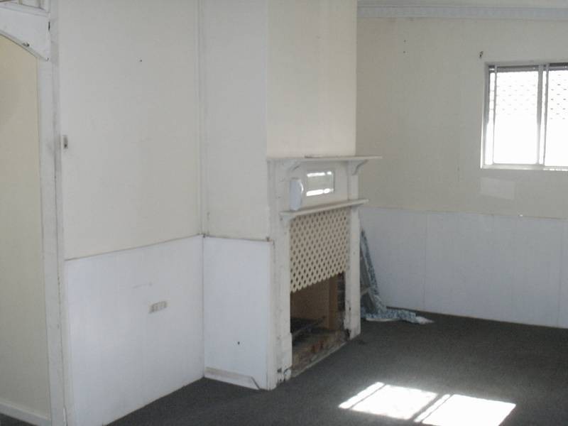 10 Ewart Street, Midvale WA 6056