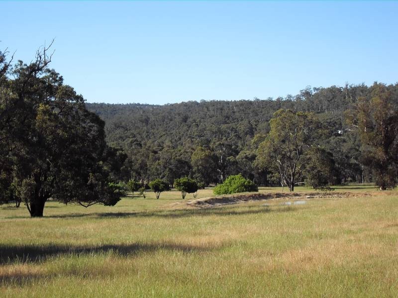 1056 Reen Rd, Gidgegannup WA 6083