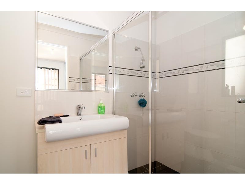2&3/3 Warde St, Midland WA 6056