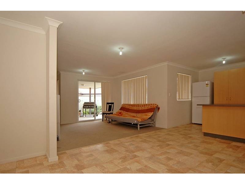8A Sampson Close, Midland WA 6056
