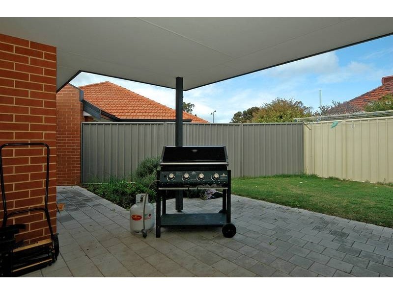 8A Sampson Close, Midland WA 6056