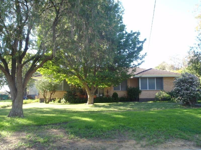 10 Kingsley Drive, South Guildford WA 6055