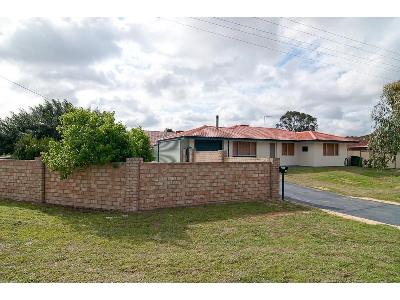 30 Hamilton Rd, High Wycombe WA 6057