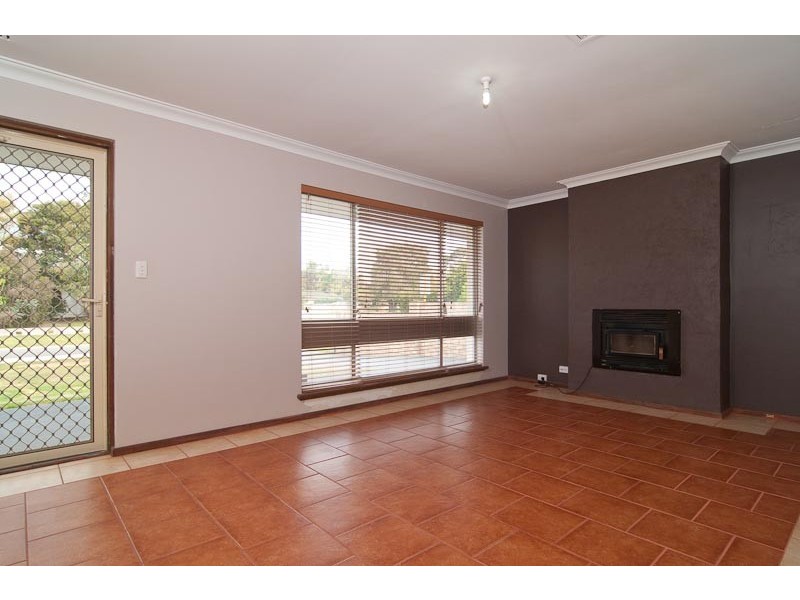 30 Hamilton Rd, High Wycombe WA 6057