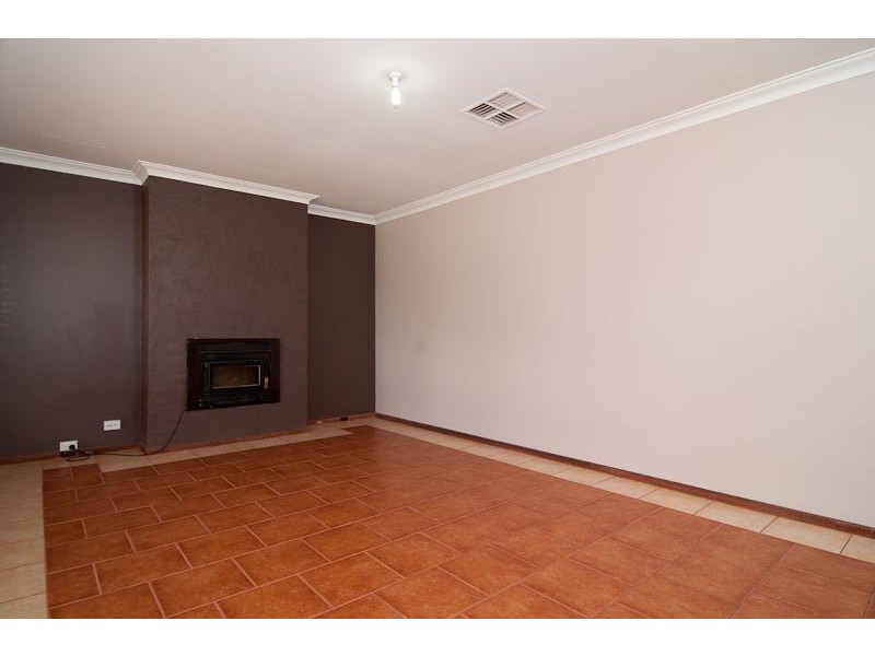 30 Hamilton Rd, High Wycombe WA 6057