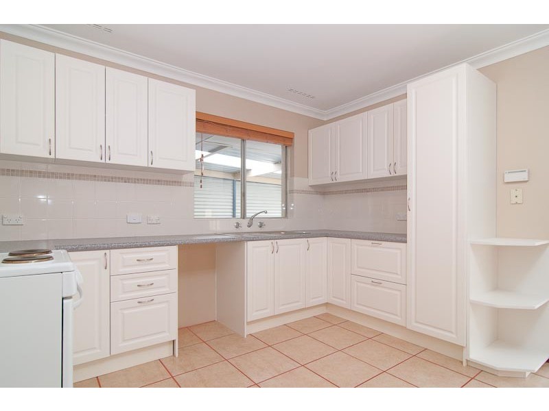 30 Hamilton Rd, High Wycombe WA 6057