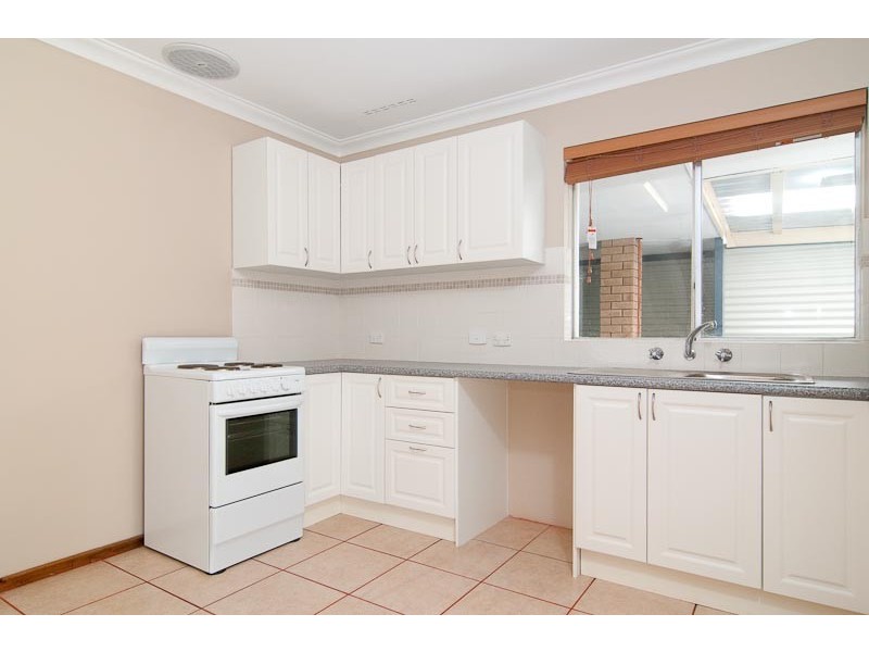 30 Hamilton Rd, High Wycombe WA 6057