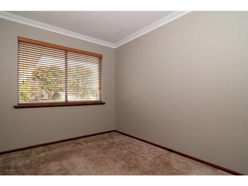 30 Hamilton Rd, High Wycombe WA 6057