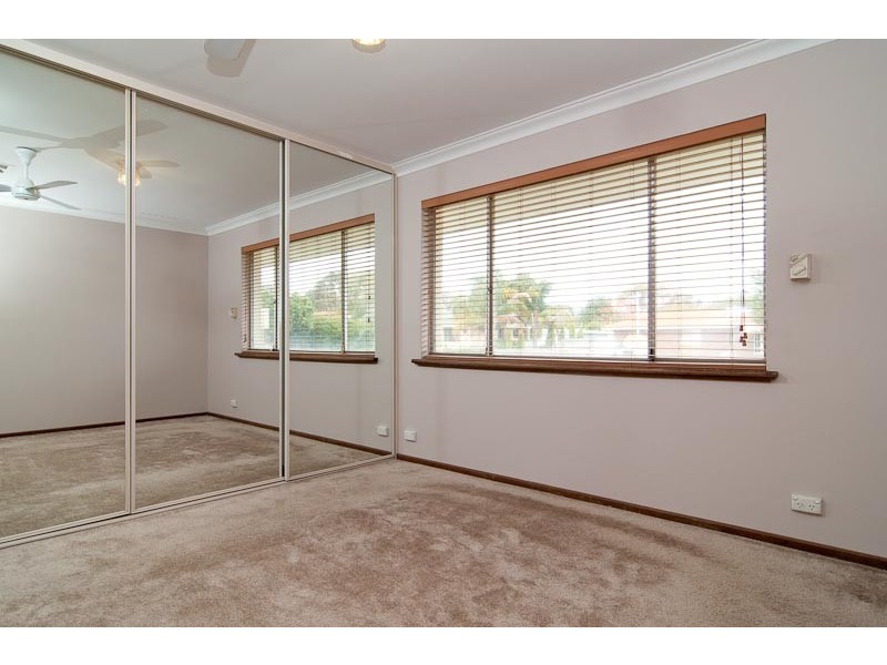 30 Hamilton Rd, High Wycombe WA 6057