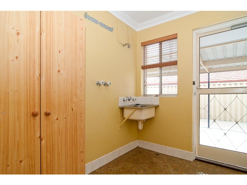 30 Hamilton Rd, High Wycombe WA 6057