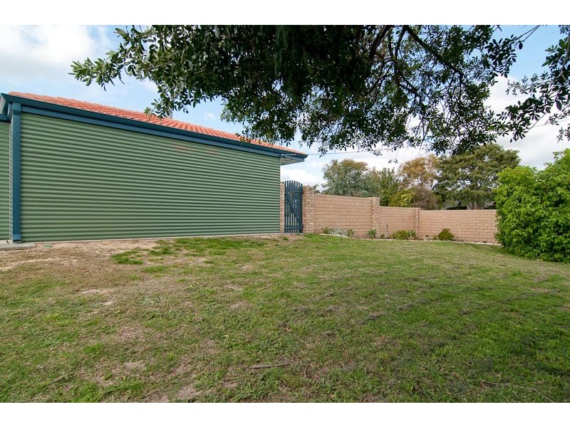 30 Hamilton Rd, High Wycombe WA 6057