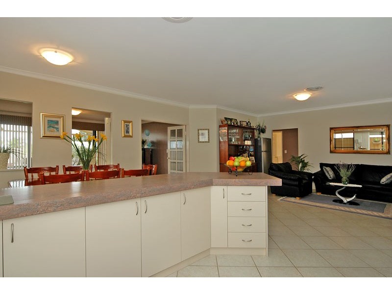 19 Cupello Drive, Swan View WA 6056