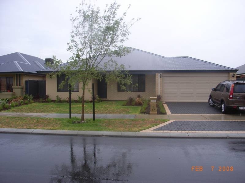 17 Tondoon Bend, Aveley WA 6069