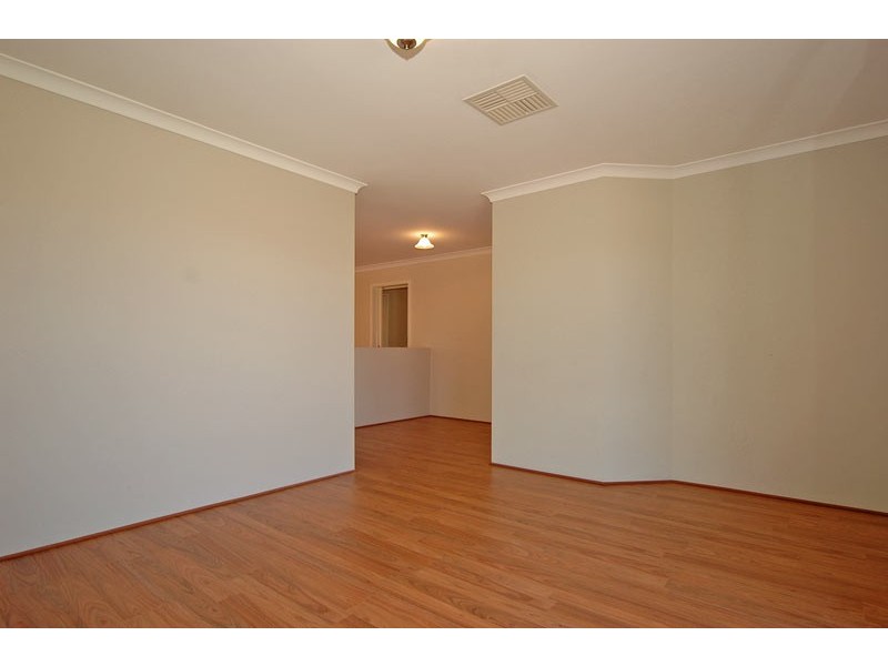 44 Gentle Circle, South Guildford WA 6055