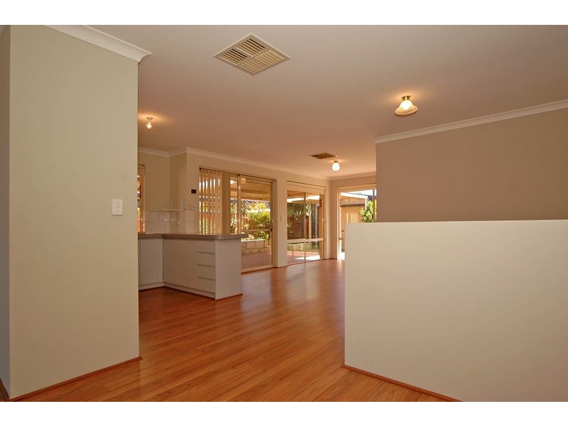44 Gentle Circle, South Guildford WA 6055