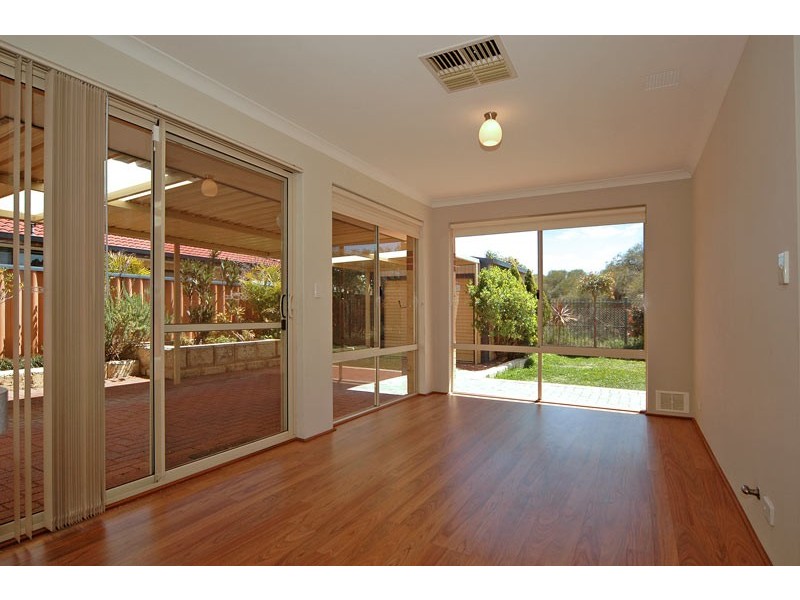 44 Gentle Circle, South Guildford WA 6055