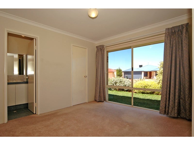 44 Gentle Circle, South Guildford WA 6055