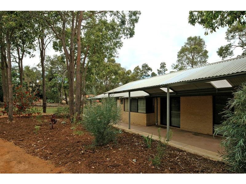 4 Glynden Way, Helena Valley WA 6056