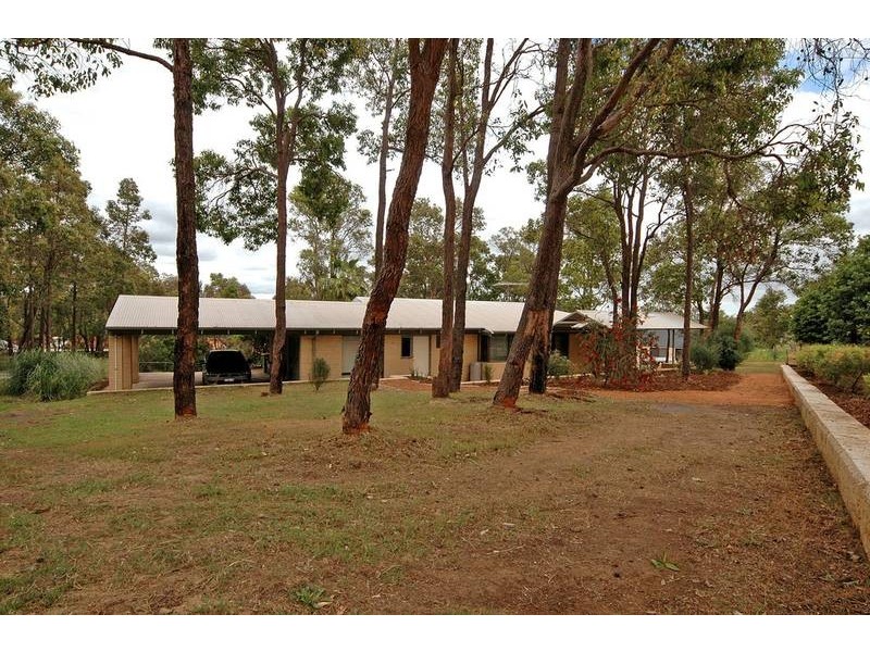 4 Glynden Way, Helena Valley WA 6056