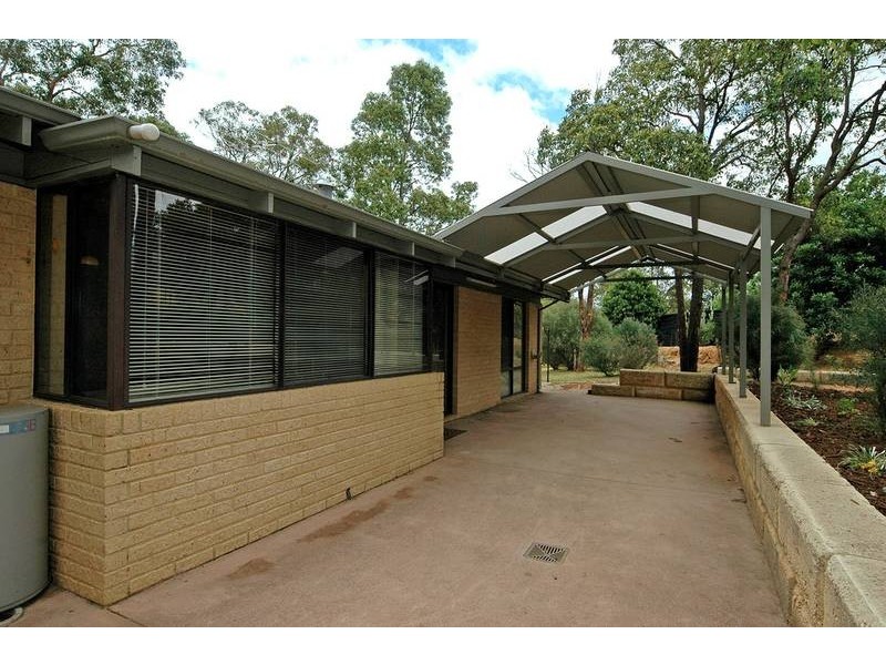 4 Glynden Way, Helena Valley WA 6056