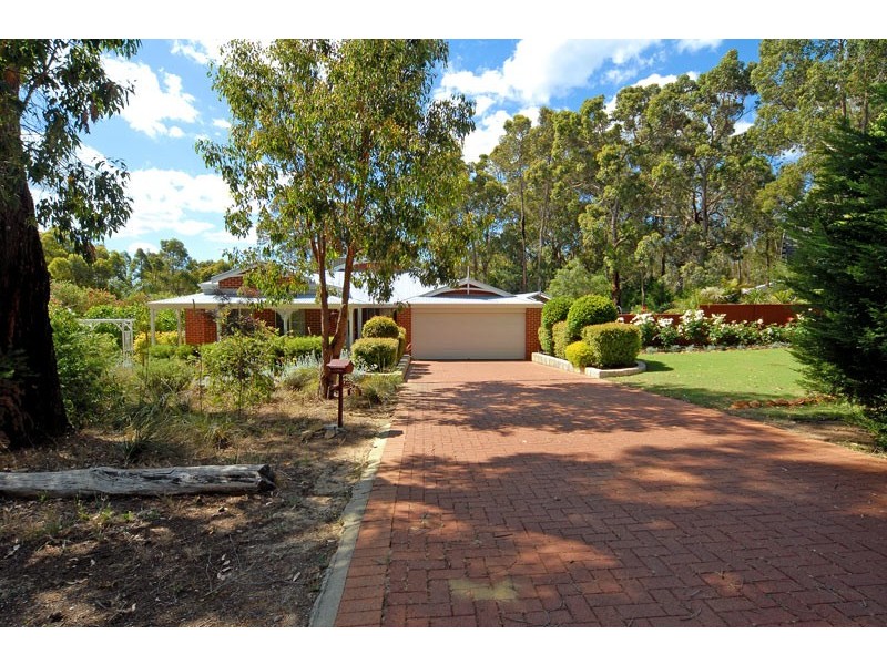 32 Laslett Circle, Mundaring WA 6073