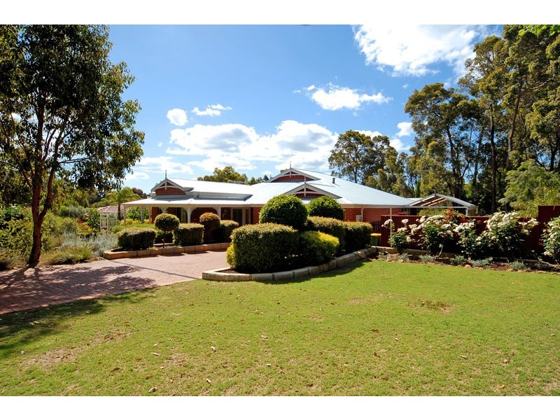 32 Laslett Circle, Mundaring WA 6073