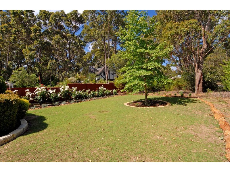 32 Laslett Circle, Mundaring WA 6073