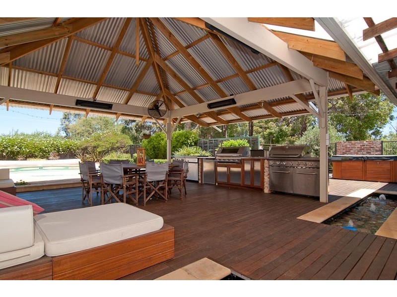 200 Lacey St, Sawyers Valley WA 6074