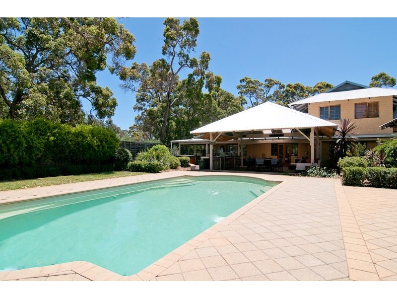 200 Lacey St, Sawyers Valley WA 6074