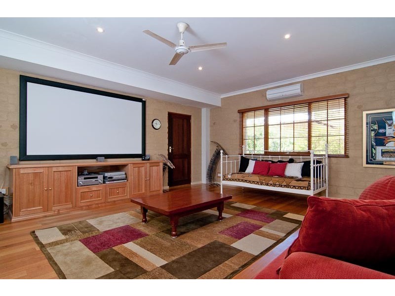 200 Lacey St, Sawyers Valley WA 6074