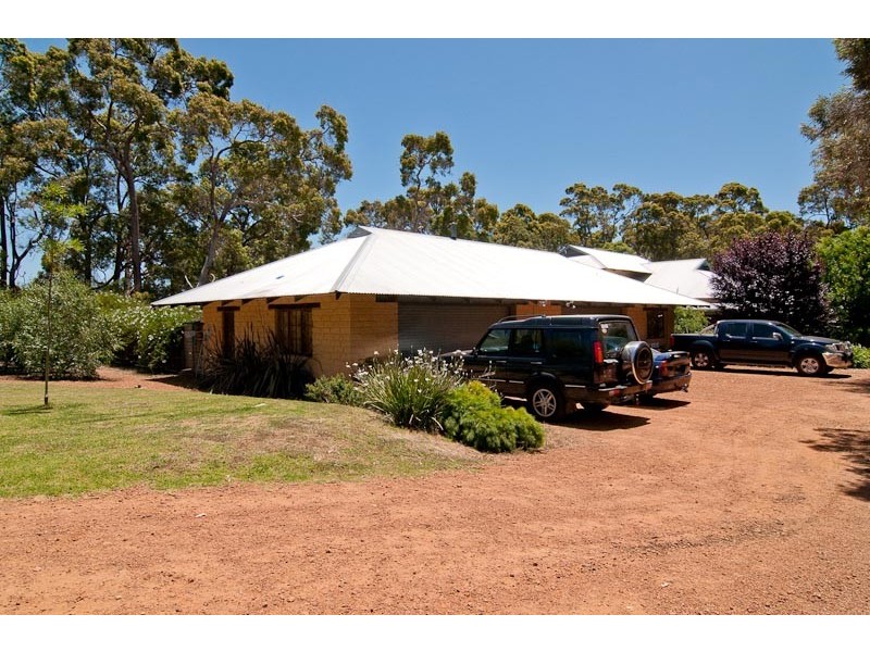 200 Lacey St, Sawyers Valley WA 6074