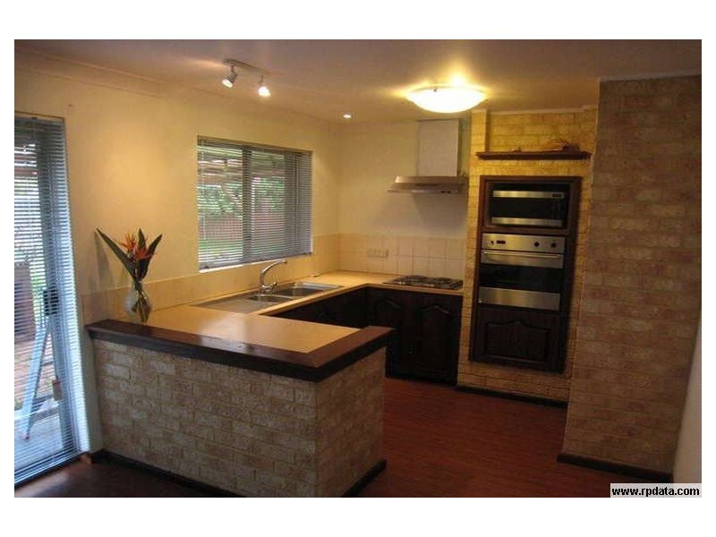 8 Salisbury Rd, Midvale WA 6056