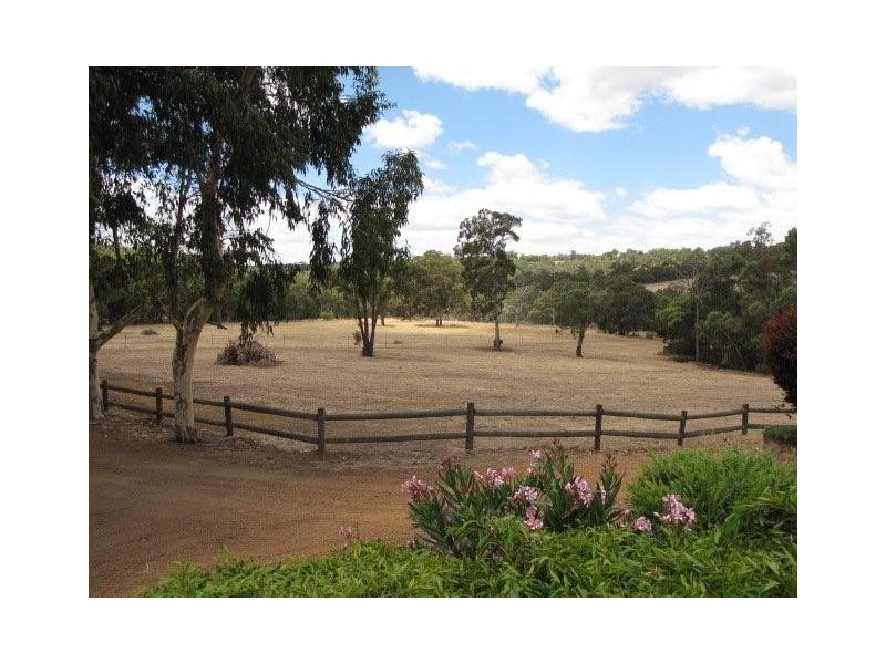 723 Berry Road, Gidgegannup WA 6083