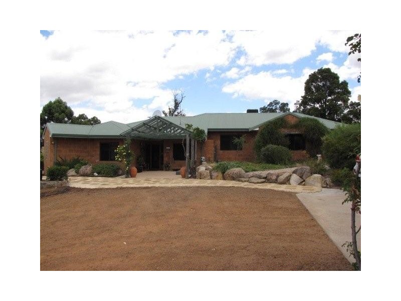 723 Berry Road, Gidgegannup WA 6083