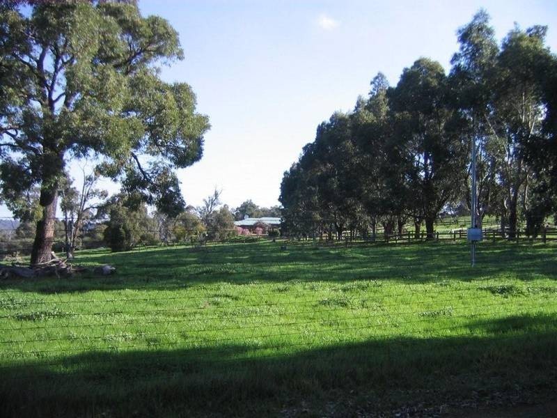 723 Berry Road, Gidgegannup WA 6083