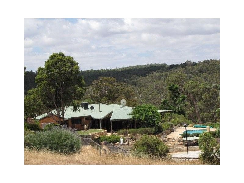 723 Berry Road, Gidgegannup WA 6083