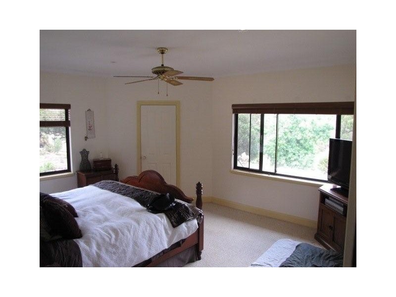 723 Berry Road, Gidgegannup WA 6083