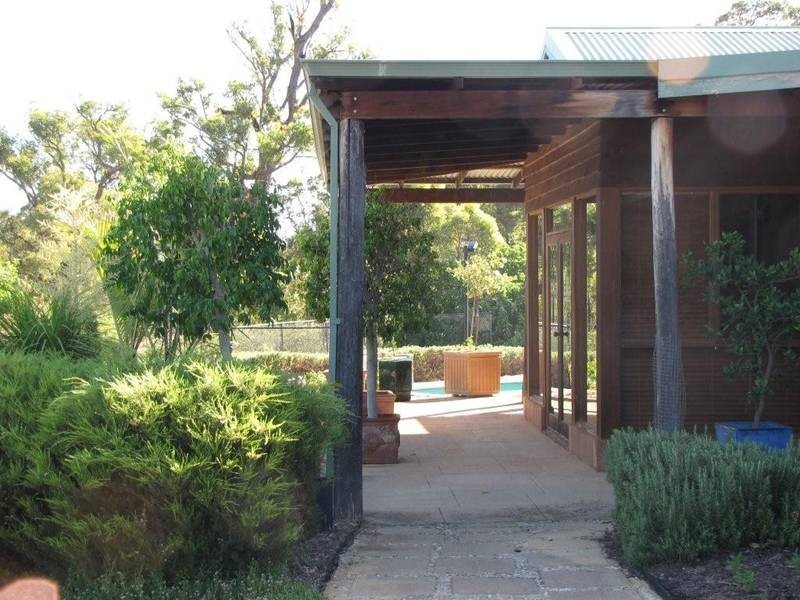 723 Berry Road, Gidgegannup WA 6083