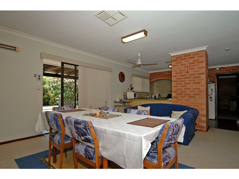 13 Tamarine Way, Swan View WA 6056