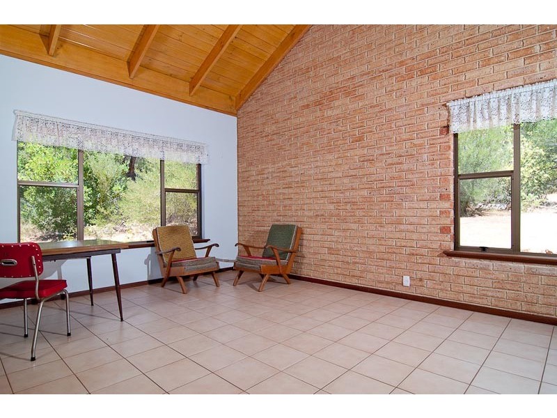 2205 Whitlam St, Mount Helena WA 6082