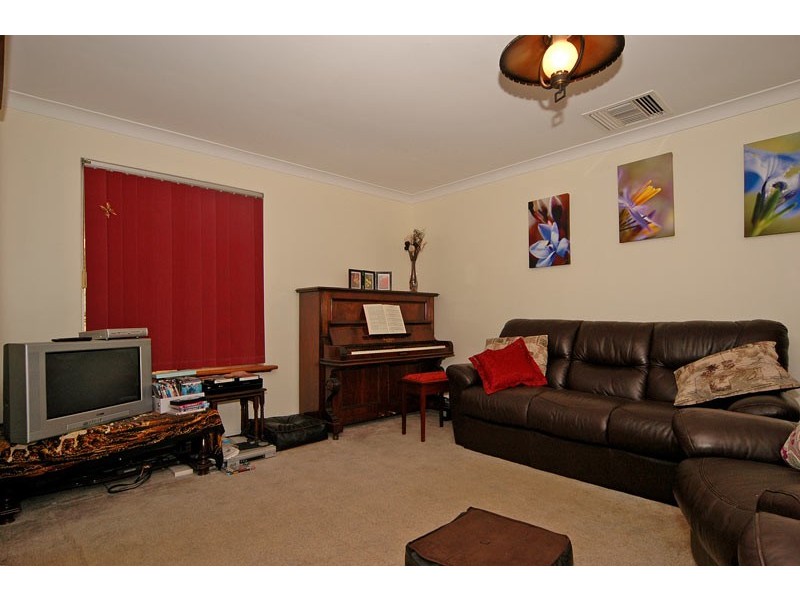 180 Thomas Rd, Glen Forrest WA 6071
