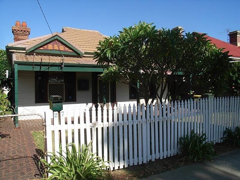 27 Spring Park Road, Midland WA 6056