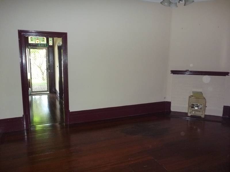 27 Spring Park Road, Midland WA 6056